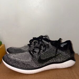 Women Nike Free RN Flyknits 2018 Oreo sneakers size 12